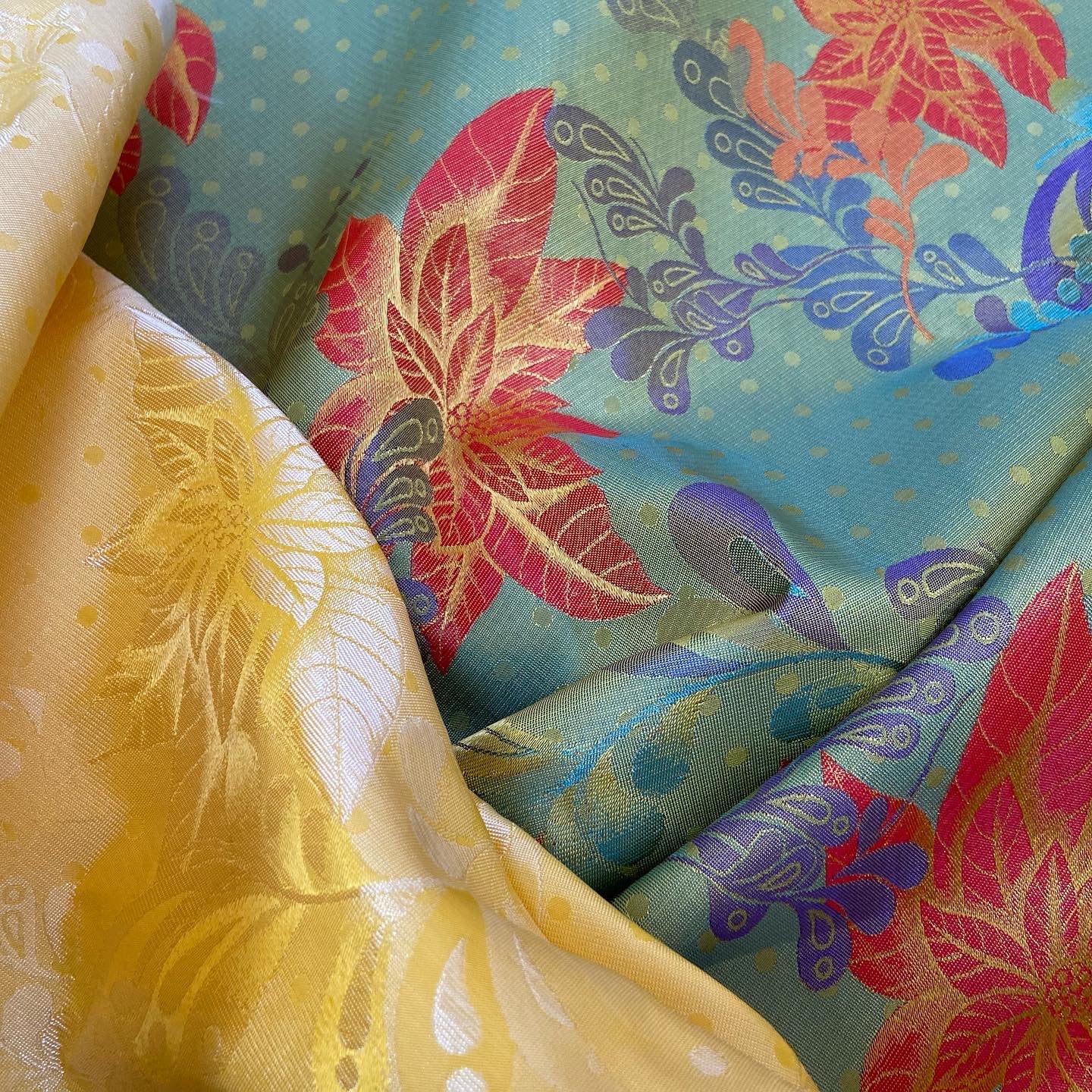 Brocade tablecloth Maison Vunka