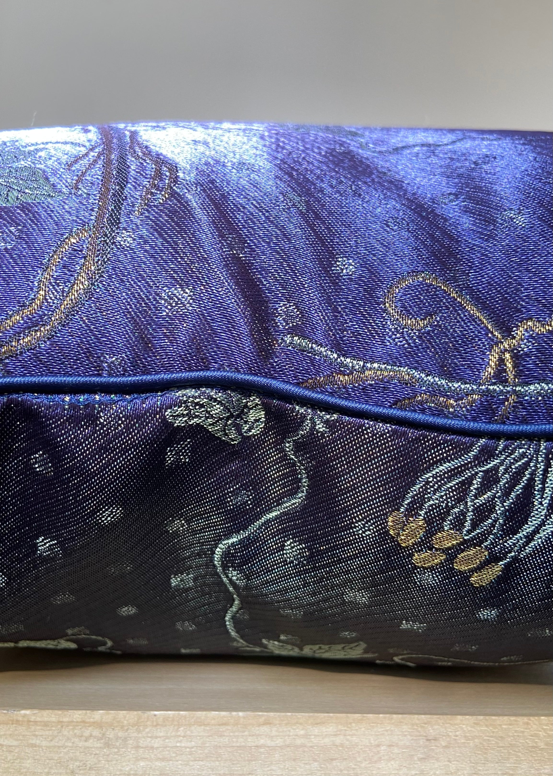 Brocade pillow Blue