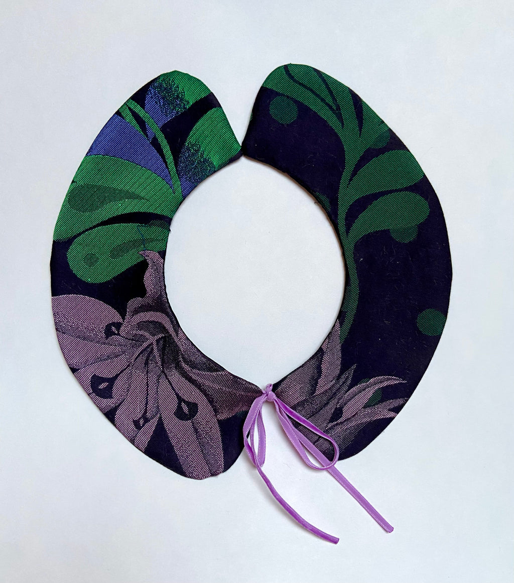 Brocade collar