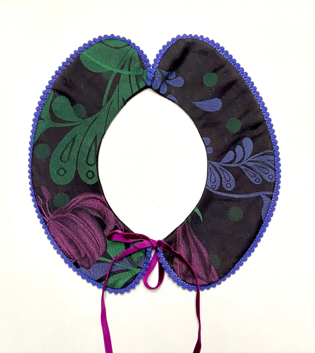 Brocade collar